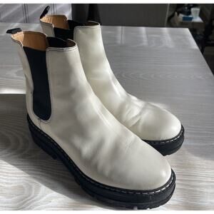 Marc Fisher PIRRO Ivory Leather Round Toe Pull On Lug Sole Chelsea Boots Sz‎ 9.5